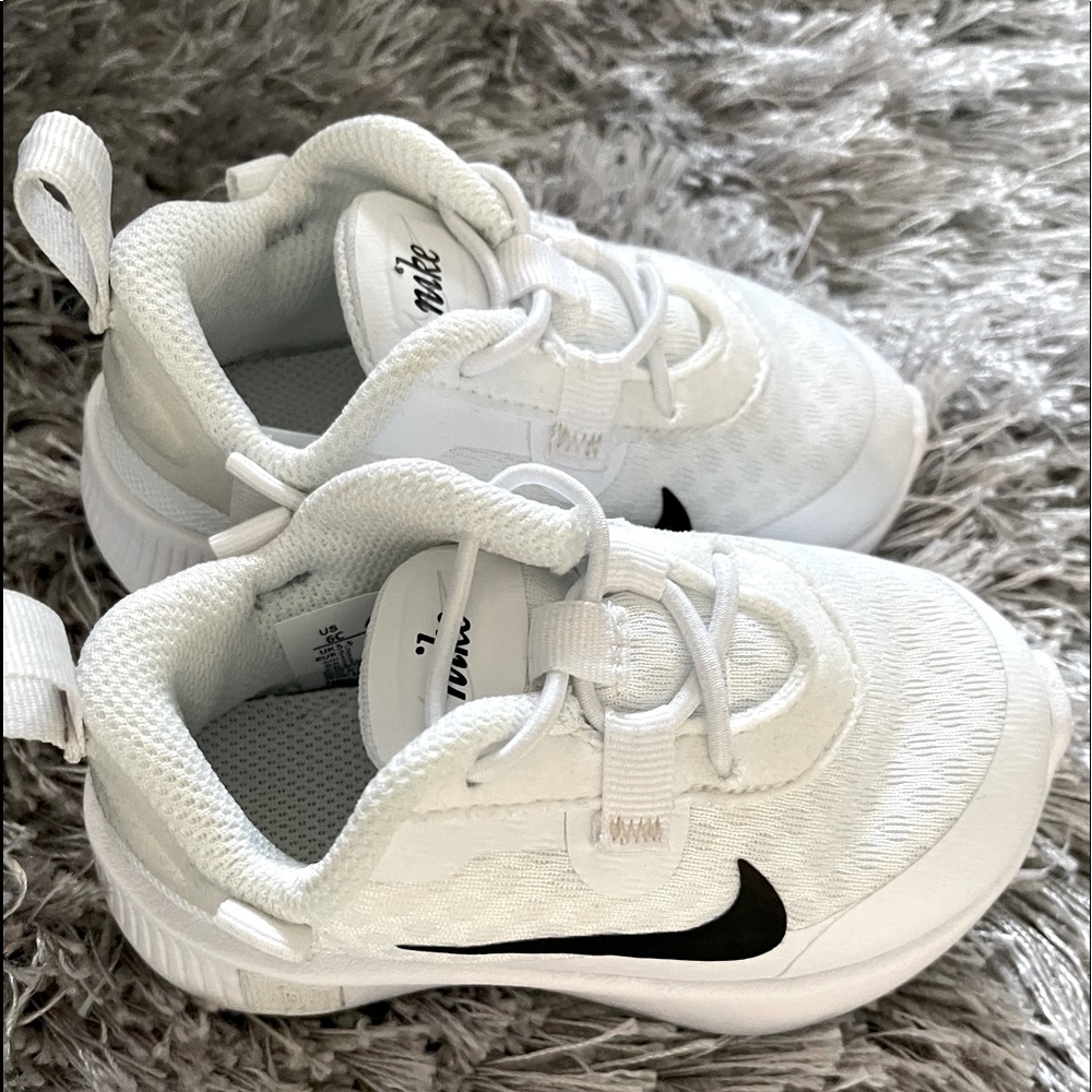 Toddler White Nike Reposto (TD) 6C